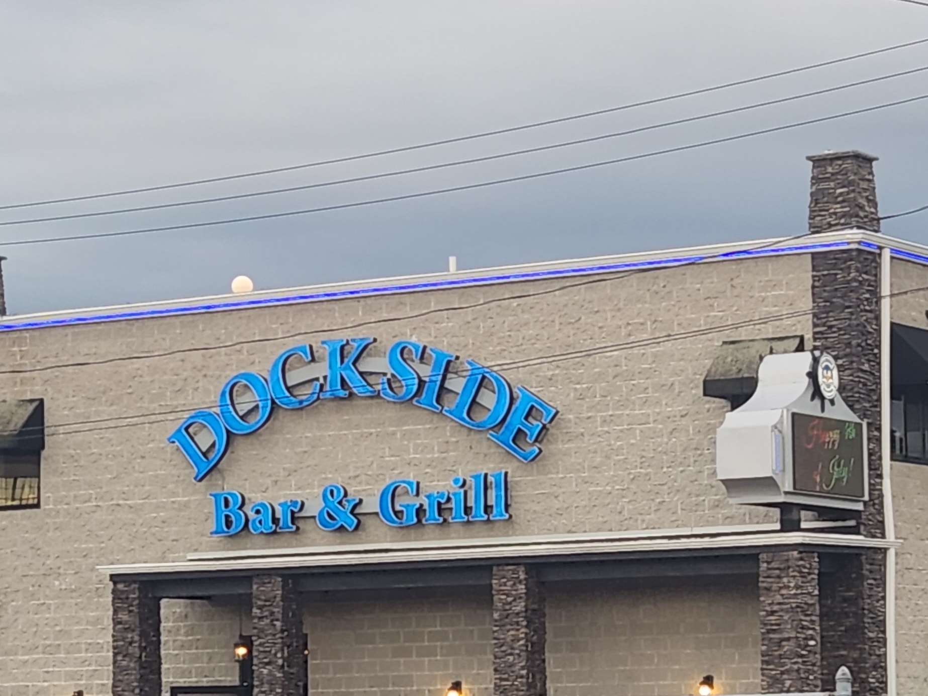 Dockside Bar & Grill