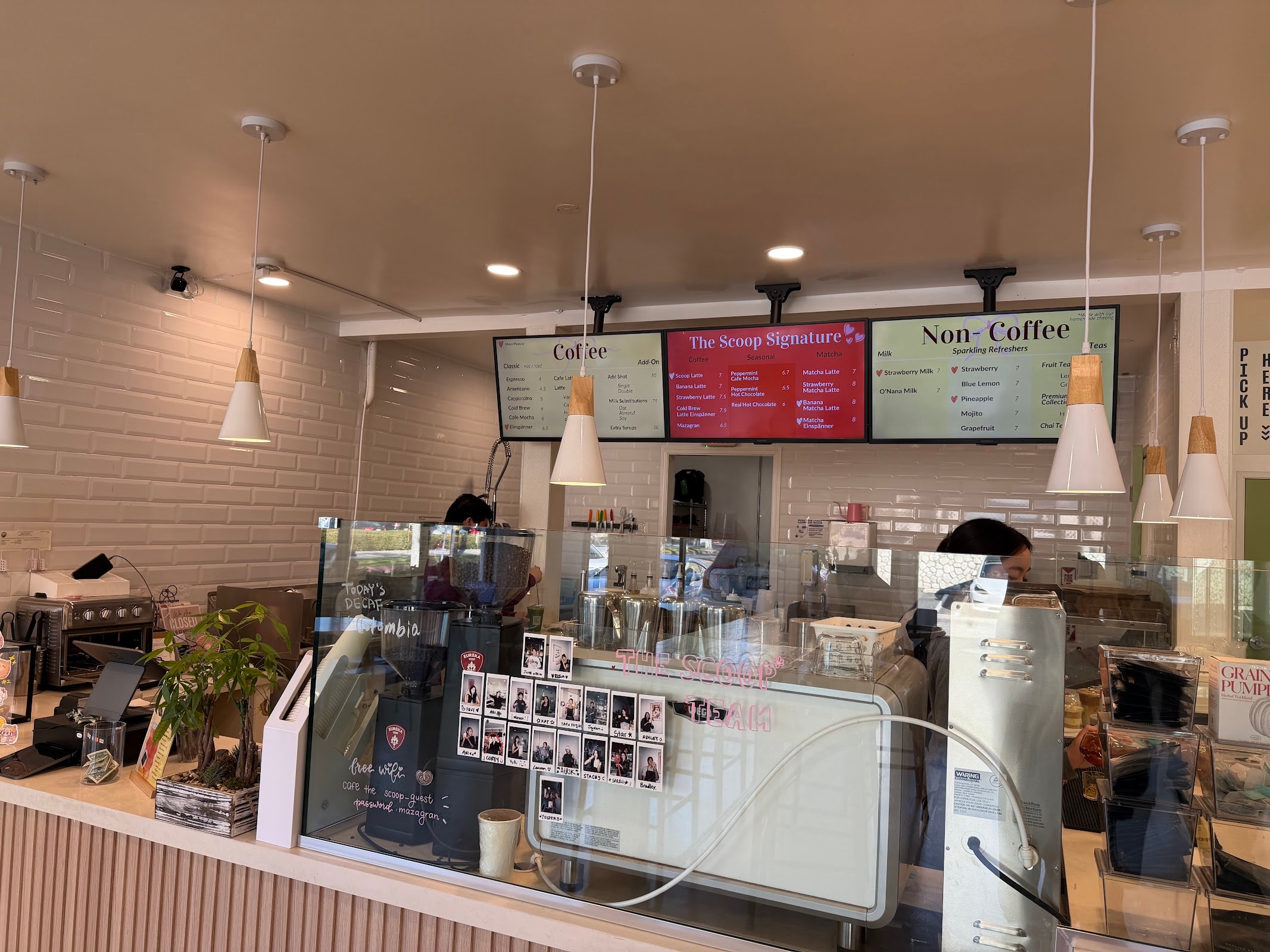 Cafe The Scoop