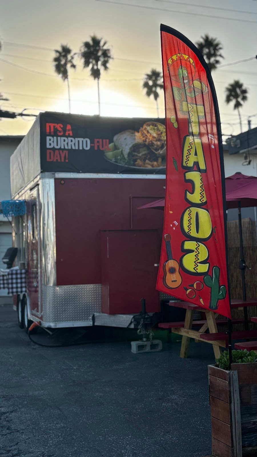 Nooni’s Taco Shop