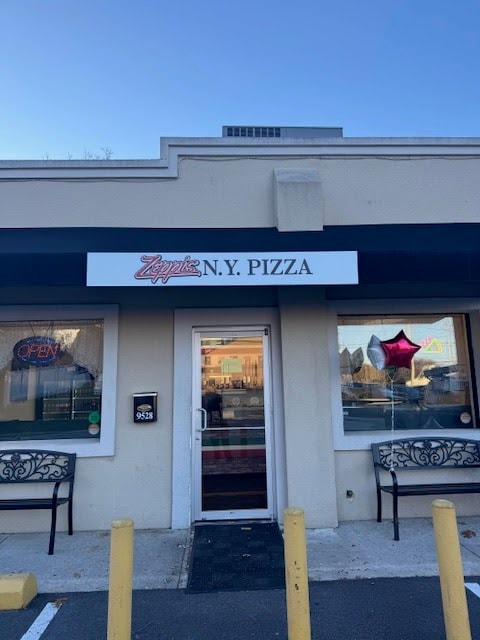 Zeppi's NY Pizza