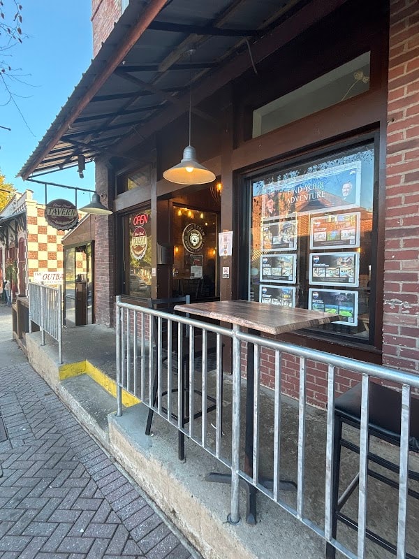 River Street Tavern