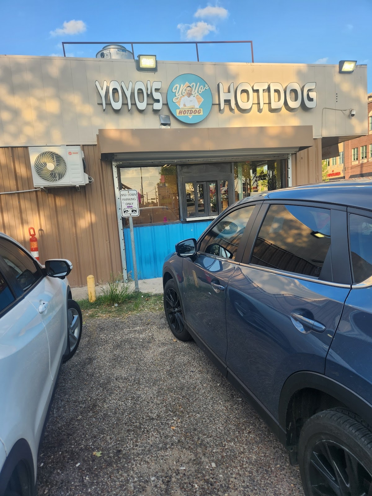 YoYo's Hotdog