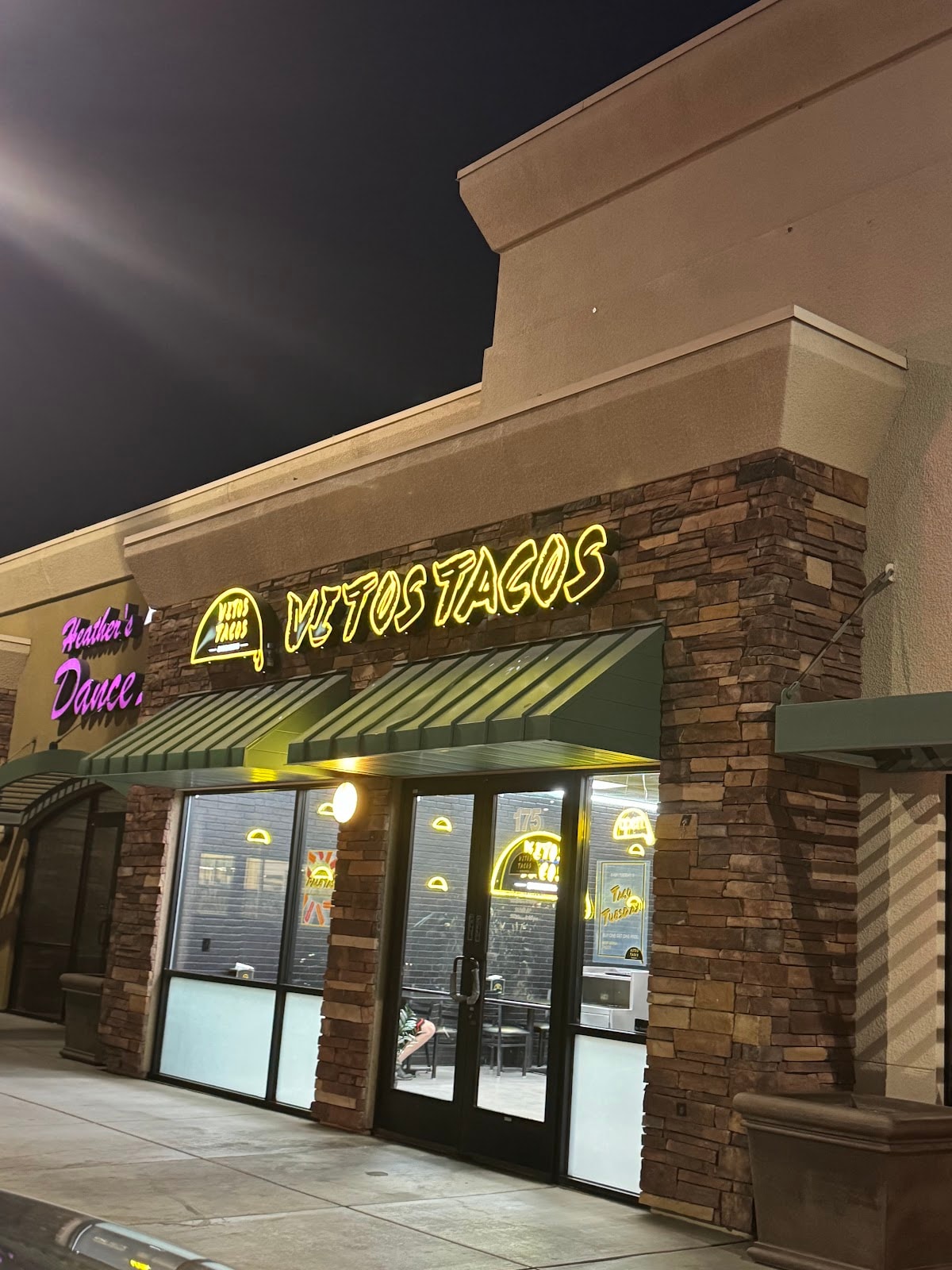 Vitos Tacos