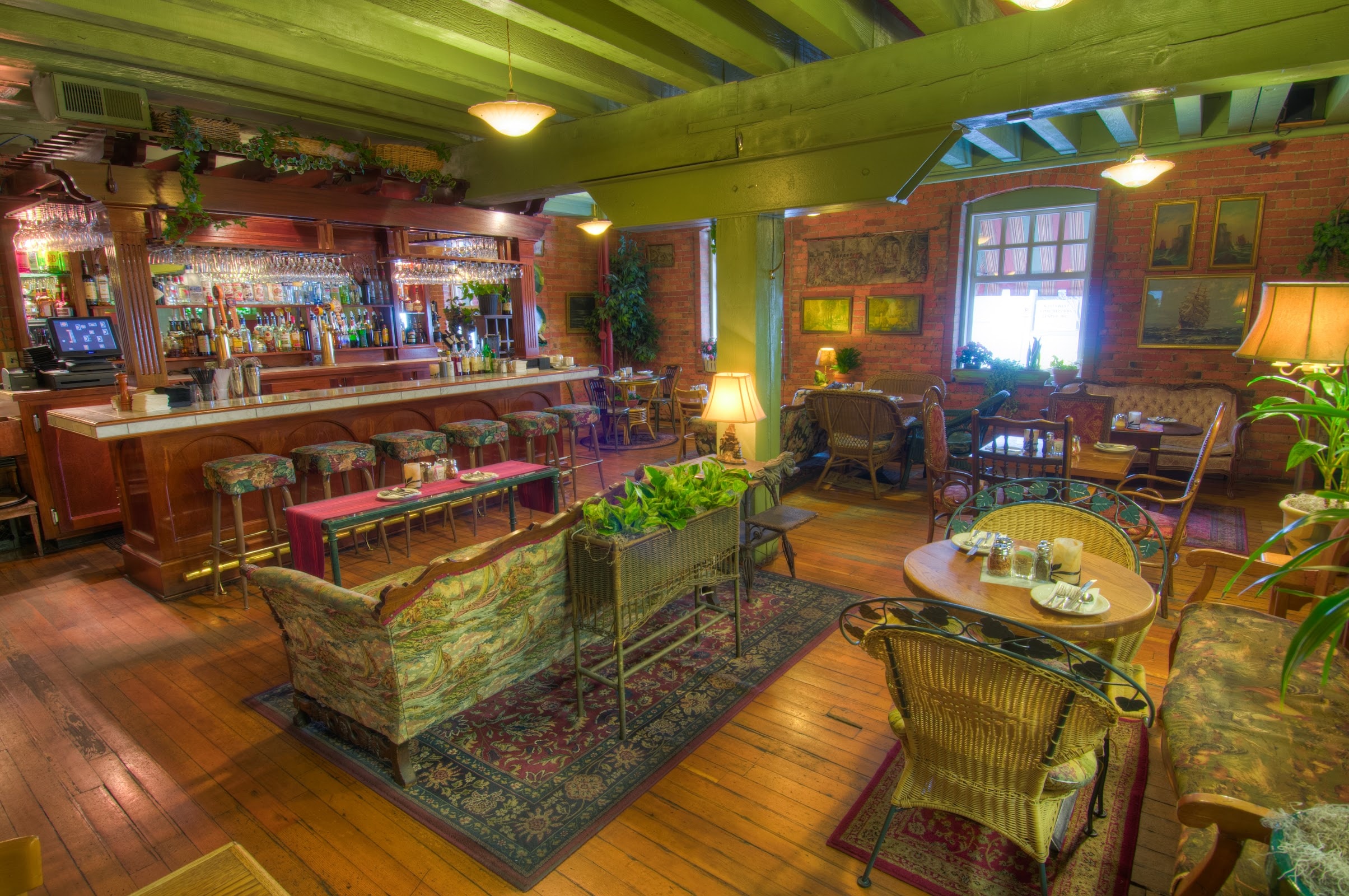 Europa Restaurant & Bakery | Italian