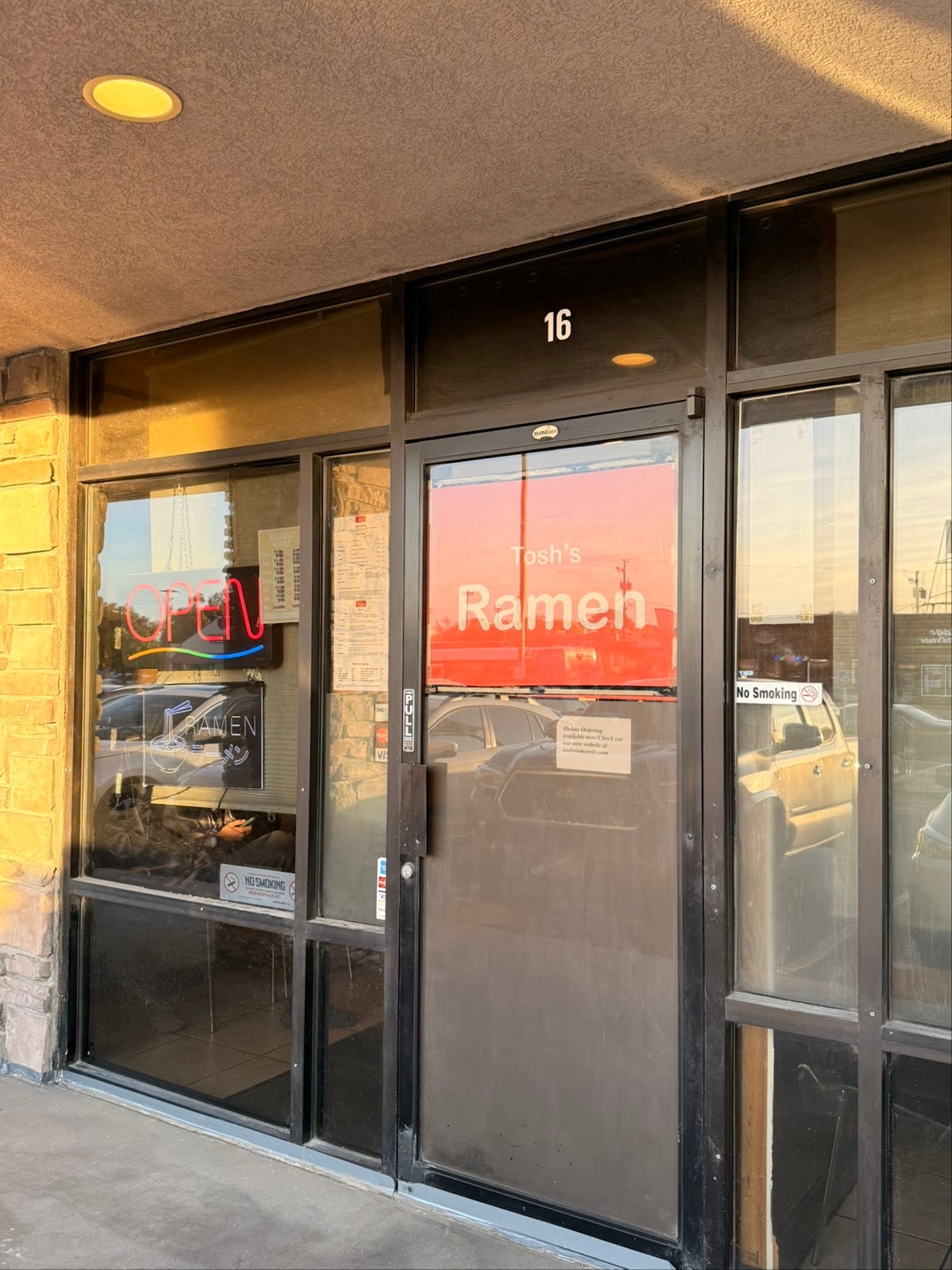 Tosh's Ramen-State Street