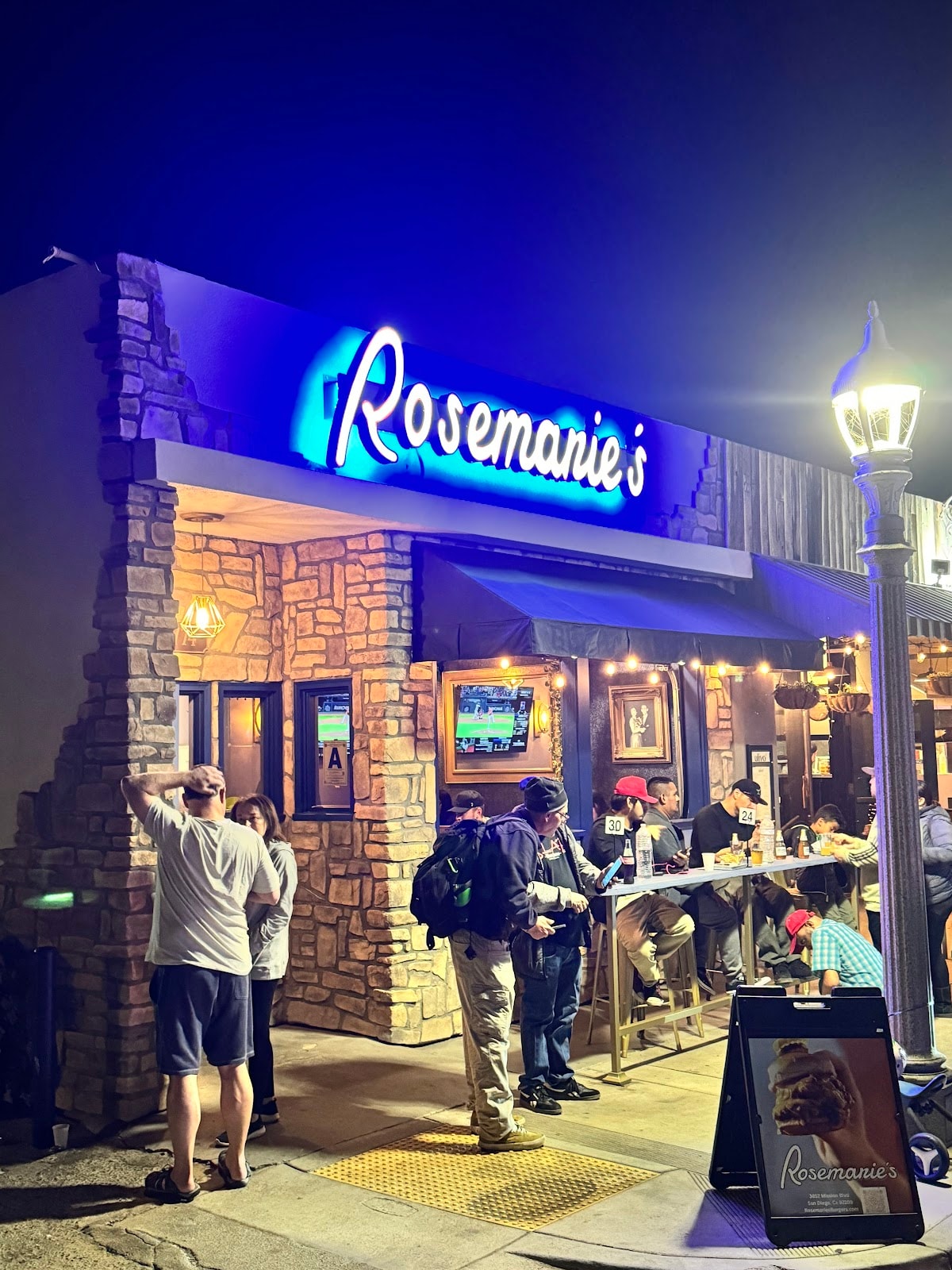 Rosemarie's Buns & Brews
