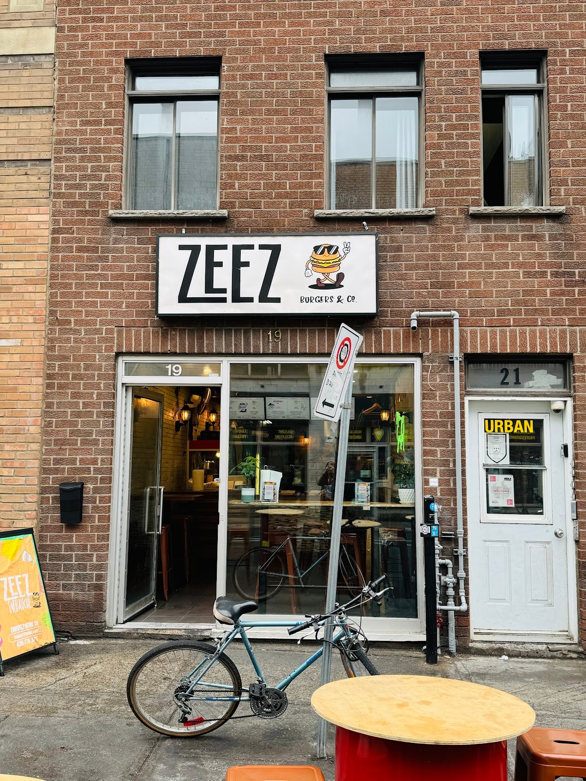 ZEEZ