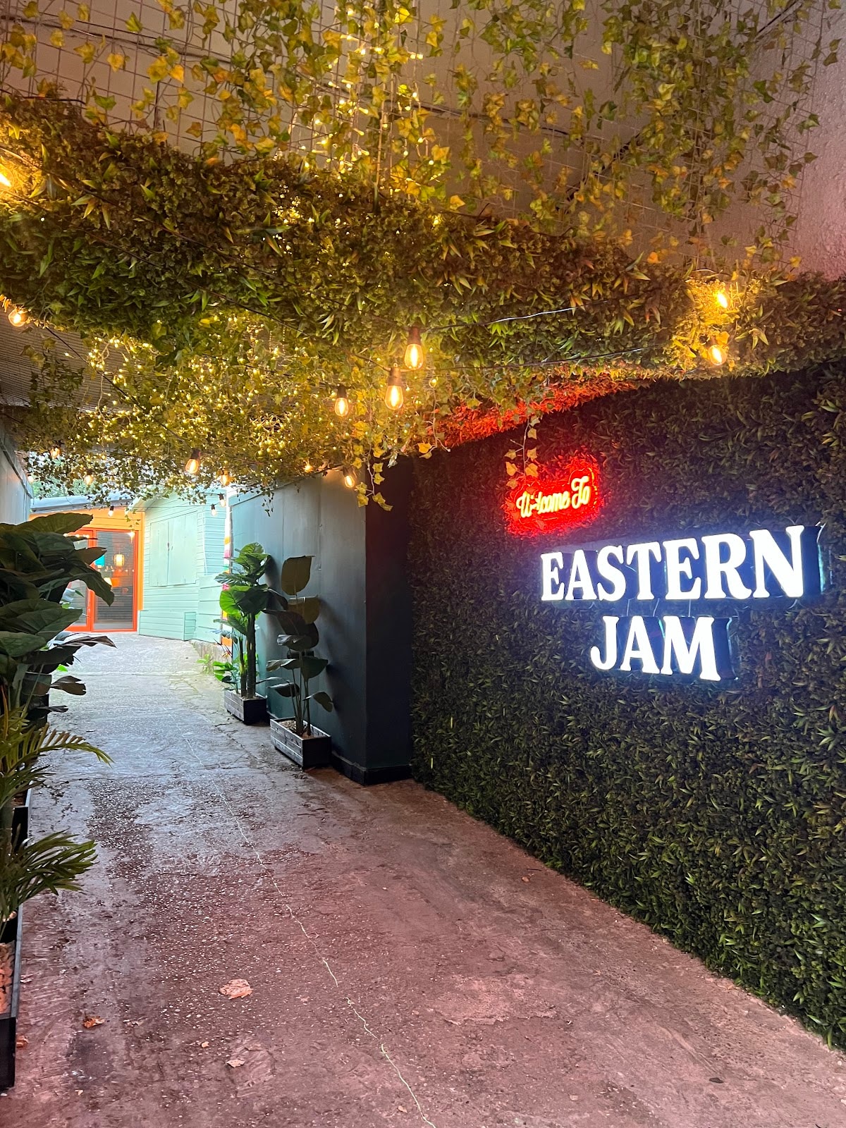 Eastern Jam Cafe & Restaurant