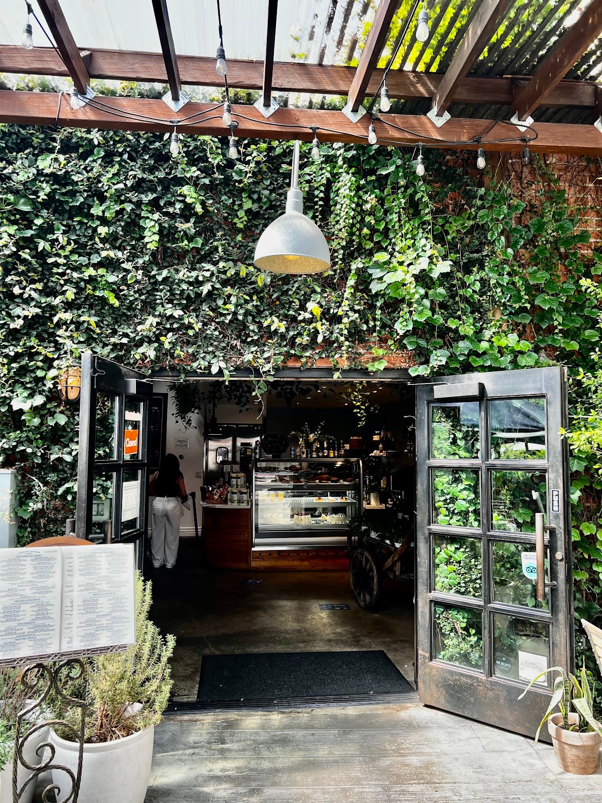 Larchmont Bungalow Cafe